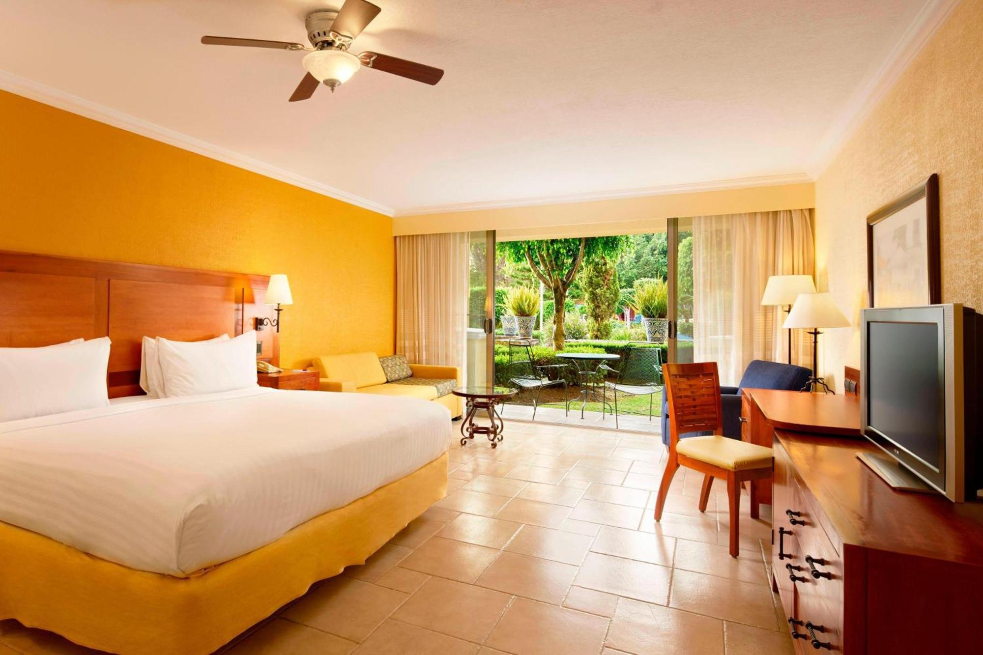 فندق وسبا ومركز مؤتمرات إكستابان دي لا سال ماريوت المظهر الخارجي الصورة A typical room at the Hilton Los Cabos